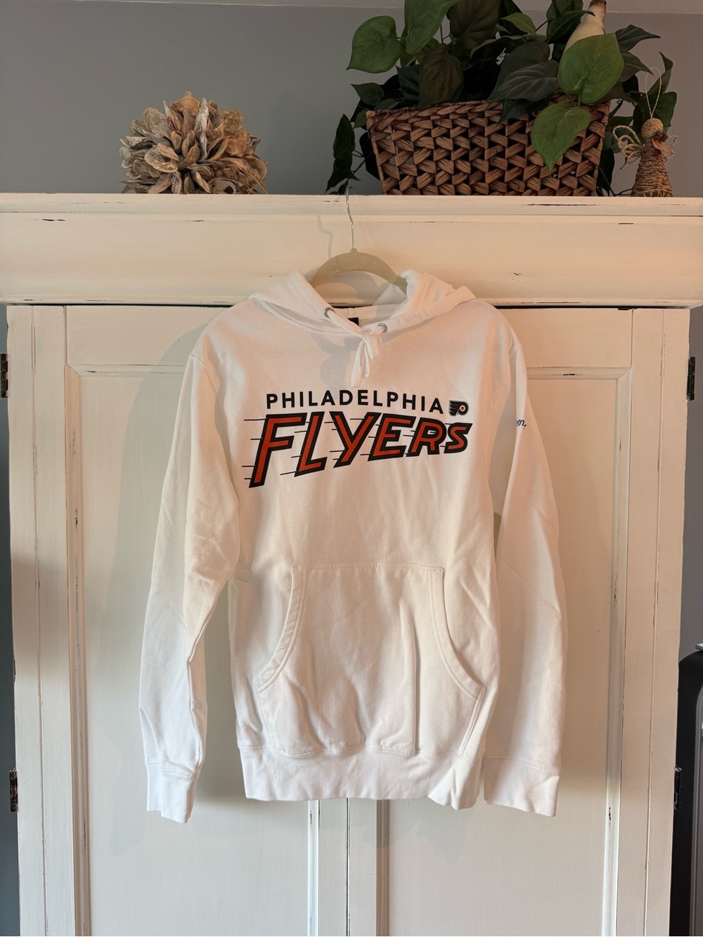 White Flyers Hoodie - Unisex Sweater